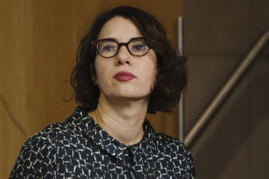 29 Eylül 2023 'te Brüksel, Belçika' da düzenlenen AB-Kolombiya Uyuşturucu Diyaloğu ortak basın toplantısı sözcüsü Anitta Hipper.