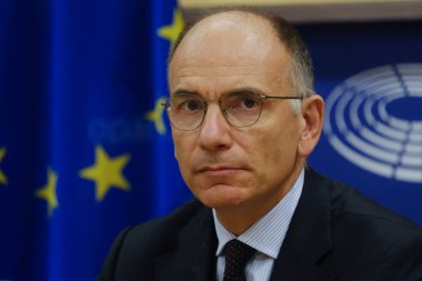 Enrico Letta, 9 Ekim 2023 'te Belçika' nın Brüksel kentinde düzenlenen Avrupa Parlamentosu Ekonomik ve Parasal İşler Komitesi oturumunda İtalya 'nın eski Başbakanı..