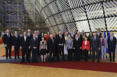 Bakanlar, AB ve Batı Balkanlar dışişleri bakanlarının 13 Kasım 202 'de Brüksel, Belçika' daki Avrupa Konseyi binasında yapacakları toplantı öncesinde fotoğraf için poz verdiler.