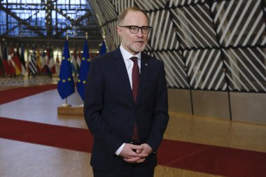 Savunma Bakanı Andris Spruds, 14 Kasım 2023 'te Belçika' nın Brüksel kentindeki Avrupa Konseyi binasına AB dışişleri ve savunma bakanlarının bir toplantısı için geldi.