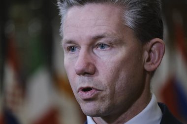 Savunma Bakanı Pal Jonson, AB dışişleri ve savunma bakanlarının 14 Kasım 2023 'te Brüksel, Belçika' daki Avrupa Konseyi binasına bir toplantısı için geldi..