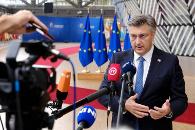 Hırvatistan Başbakanı Andrej Plenkoviç AB Zirvesi için 27 Ekim 2023 'te Brüksel, Belçika' daki AB genel merkezine geldi..