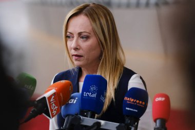 İtalya Başbakanı Giorgia Meloni AB Zirvesi için 27 Ekim 2023 'te Brüksel, Belçika' daki AB genel merkezine geldi..