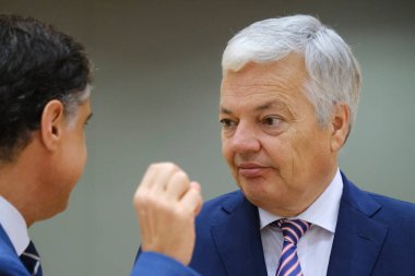 AB Komiseri Didier REYNDERS 15 Kasım 2023 'te Brüksel, Belçika' daki Avrupa Genel İşler Konseyi 'ne katılmak üzere ülkeye geldi..