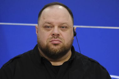 Avrupa Parlamentosu Başkanı Roberta Metsola ve Ruslan STEFANCHUK, Ukrayna Parlamentosu Başkanı (Verkhovna Rada) tarafından 28 Kasım 2023 'te Brüksel, Belçika' da basın toplantısı.