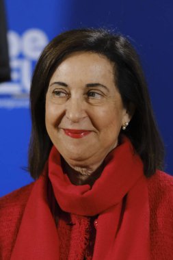 HRVP Başkanı Josep Borrell ve Savunma Bakanı Ludivine Dedonder, 31 Ocak 2024 'te Brüksel, Belçika' da düzenlenen AB Savunma Bakanlarının Gayri resmi Toplantısı öncesinde Savunma Bakanı Margarita Robles Fernandez 'i karşıladı..