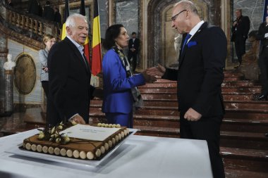 Hacı LAHBIB, Dışişleri Bakanı ve Joseph Borrell 3 Şubat 2024 'te Belçika' nın Brüksel kentinde düzenlenen Beden Eğitimi Konseyi 'nin 50. yıldönümü kutlamalarında.