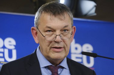 BM Filistin mülteci dairesi UNRWA başkanı Philippe Lazzarini, 12 Şubat 2024 'te Brüksel, Belçika' da düzenlenen gayrı resmi AB Kalkınma Bakanları Konseyi sırasında basın toplantısına katıldı..