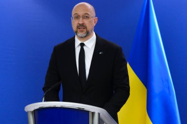 AB Komisyonu Başkanı Ursula von der Leyen ile Ukrayna Başbakanı Denys Shmyhal arasında 20 Mart 2024 'te Brüksel, Belçika' daki AB genel merkezinde yapılan basın açıklamaları.