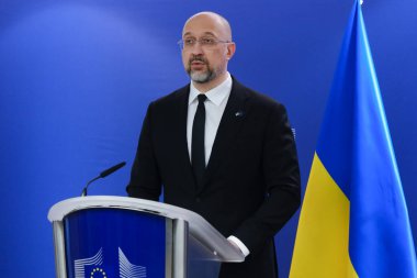 AB Komisyonu Başkanı Ursula von der Leyen ile Ukrayna Başbakanı Denys Shmyhal arasında 20 Mart 2024 'te Brüksel, Belçika' daki AB genel merkezinde yapılan basın açıklamaları.