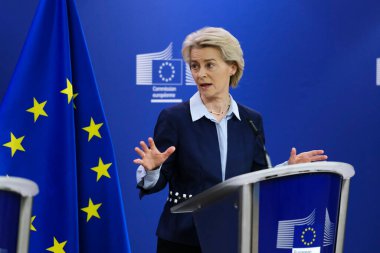 AB Komisyonu Başkanı Ursula von der Leyen 'in eski Finlandiya Cumhurbaşkanı Sauli Niinisto ile 20 Mart 2024' te Brüksel, Belçika 'daki AB genel merkezinde yaptığı basın toplantısında.