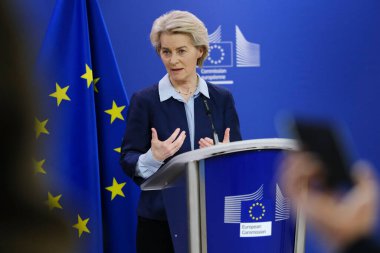 AB Komisyonu Başkanı Ursula von der Leyen 'in eski Finlandiya Cumhurbaşkanı Sauli Niinisto ile 20 Mart 2024' te Brüksel, Belçika 'daki AB genel merkezinde yaptığı basın toplantısında.