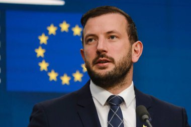 AB Komiseri Virginijus Sinkevicius 25 Mart 2024 'te Brüksel, Belçika' daki AB genel merkezinde basın toplantısında bir konuşma yaptı..