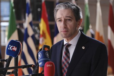 İrlandalı Taoiseach (Başbakan) Simon Harris 18 Nisan 2024 'te Brüksel, Belçika' da düzenlenen gayrı resmi Avrupa Birliği liderleri zirvesine katıldı..