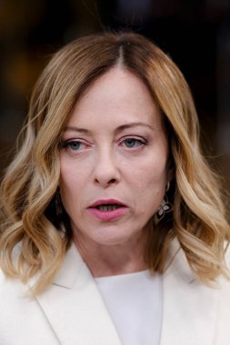 İtalya Başbakanı Giorgia Meloni 18 Nisan 2024 'te Brüksel, Belçika' da düzenlenen gayrı resmi Avrupa Birliği liderleri zirvesinde basına konuştu..