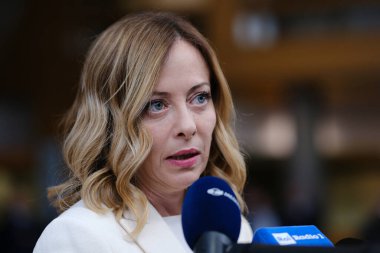 İtalya Başbakanı Giorgia Meloni 18 Nisan 2024 'te Brüksel, Belçika' da düzenlenen gayrı resmi Avrupa Birliği liderleri zirvesinde basına konuştu..