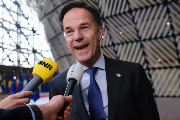 Nederländernas Premiärminister Mark Rutte Talar Till Medierna Vid Europeiska Unionens Stockbild