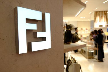 31 Mart 2024 'te Paris, Fransa' daki Fendi FF mağazasının dış görünümü