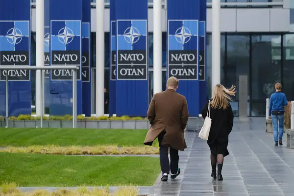 Naton Päämaja Brysselissä Belgiassa Huhtikuuta 2024 — kuvapankkivalokuva