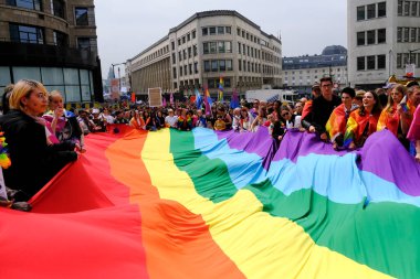 Belçika 'nın başkenti Brüksel' de 18 Mayıs 2024 'te lezbiyen, eşcinsel, biseksüel ve transseksüel eğilimli insanların bir tezahürü olan 
