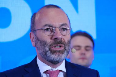 EPP Başkanı Manfred Weber ve Avrupa Komisyonu Başkanı ve EPP adayı Ursula von der Leyen, 9 Haziran 2024 'te Brüksel, Belçika' da yapılan Avrupa Parlamentosu seçimleri sonrasında bir konuşma yaptılar..