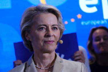 EPP Başkanı Manfred Weber ve Avrupa Komisyonu Başkanı ve EPP adayı Ursula von der Leyen, 9 Haziran 2024 'te Brüksel, Belçika' da yapılan Avrupa Parlamentosu seçimleri sonrasında bir konuşma yaptılar..