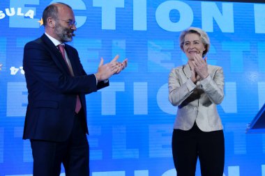 EPP Başkanı Manfred Weber ve Avrupa Komisyonu Başkanı ve EPP adayı Ursula von der Leyen, 9 Haziran 2024 'te Brüksel, Belçika' da yapılan Avrupa Parlamentosu seçimleri sonrasında bir konuşma yaptılar..