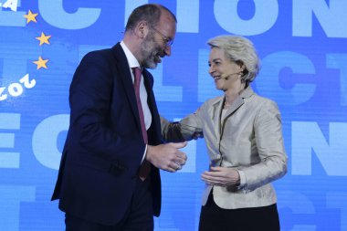 EPP Başkanı Manfred Weber ve Avrupa Komisyonu Başkanı ve EPP adayı Ursula von der Leyen, 9 Haziran 2024 'te Brüksel, Belçika' da yapılan Avrupa Parlamentosu seçimleri sonrasında bir konuşma yaptılar..