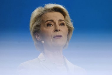Avrupa Komisyonu Başkanı ve EPP adayı Ursula von der Leyen, 9 Haziran 2024 Avrupa Parlamentosu seçimleri kapsamında Brüksel 'deki Avrupa Parlamentosu' nda düzenlenen bir gece etkinliğinde basına konuştu..