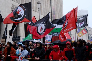 İnsanlar 16 Haziran 2024 'te Brüksel, Belçika' da düzenlenen Radikal Sağ karşıtı bir gösteriye katıldılar.. 