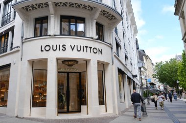 Haziran 'da Lüksemburg' daki Louis Vuitton mağazasının dış görüntüsü. 19, 2024.
