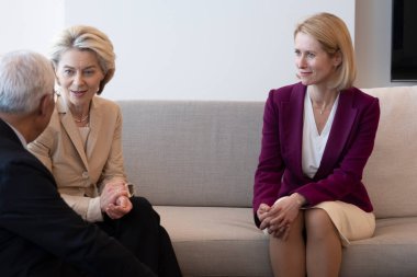 28 Haziran 2024 'te Brüksel, Belçika' da gerçekleşen görüşmede AB Komisyonu Başkanı Ursula Von der Leyen, Estonya Başbakanı Kaja Kallas ve eski Başbakan Antonio Costa.