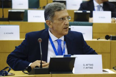 Georgios AFTIAS, MEP, 4 Eylül 2024 'te Avrupa Parlamentosu, Brüksel, Belçika' daki bir Parlamento komitesine katıldı.