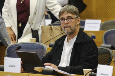 Damien CAREME, MEP, 4 Eylül 2024 'te Avrupa Parlamentosu, Brüksel, Belçika' daki bir Parlamento komitesine katıldı.