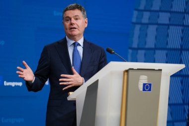 Eurogroup Başkanı Paschal Donohoe, Eurogroup Maliye Bakanlarının 15 Temmuz 2024 'te Brüksel' deki toplantısı sonrasında basın toplantısı düzenledi..