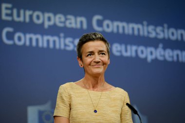 AB Komiseri Margrethe VESTAGER 'ın basın toplantısı, Adalet Divanı' nın 10 Eylül 2024 'te Brüksel, Belçika' daki Apple vergi yardımı ve Google Alışveriş karşıtlığı davalarıyla ilgili kararları sonrasında gerçekleşti..