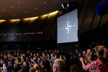 1 Ekim 2024 'te Brüksel, Belçika' daki NATO karargahında devir teslim töreni. 