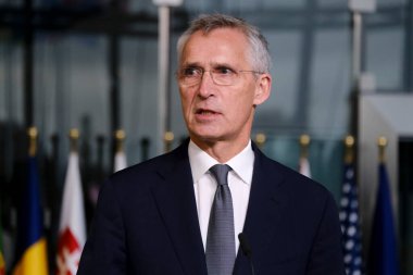 NATO 'nun yeni Genel Sekreteri Mark Rutte ve görev süresi sona eren Bakan Jens Stoltenberg, 1 Ekim 2024' te Brüksel, Belçika 'daki NATO karargahında düzenlenen devir teslim töreninde düzenledikleri basın toplantısında,.