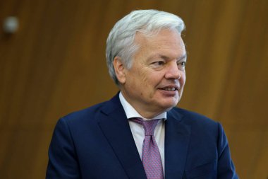 AB Komiseri Didier Reynders, 2 Ekim 2024 'te Brüksel, Belçika' daki haftalık Avrupa Komisyonu toplantısına katılmak üzere Belçika 'ya geldi..