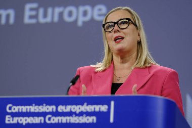 Avrupa Komisyonu Üyesi Jutta URPILAINEN tarafından 2 Ekim 2024 'te Brüksel, Belçika' da Avrupa Takımı olarak sürdürülebilir uluslararası ortaklıklar kurulması konulu basın toplantısı.