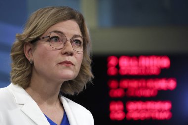 Avrupa Komisyonu İcra Kurulu Başkan Yardımcısı Henna VIRKUNEN tarafından Brüksel, Belçika 'nın 11 Aralık 2024 tarihli EUS dış sınırlarında güvenliği artırma konulu basın toplantısı