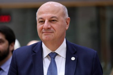 Brüksel, Belçika, 24 Mart 2025. Tarım Bakanı Konstantinos TSIARAS bir Avrupa Birliği tarım ve balıkçılık konseyi toplantısına katıldı.