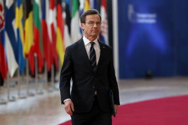 İsveç Başbakanı Ulf Kristersson, 20 Mart 2025 'te Brüksel' deki AB genel merkezinde AB Zirvesi 'nin başında basın açıklaması yaptı..