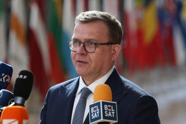 Finlandiya Başbakanı Petteri ORPO, 20 Mart 2025 'te Brüksel' deki AB genel merkezinde AB Zirvesi 'nin başında basın açıklaması yaptı..