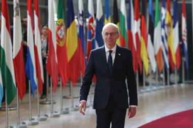 Lüksemburg Başbakanı Luc Frieden, 20 Mart 2025 'te Brüksel' deki AB genel merkezinde düzenlenen AB Zirvesi 'nin başında basın açıklaması yaptı..