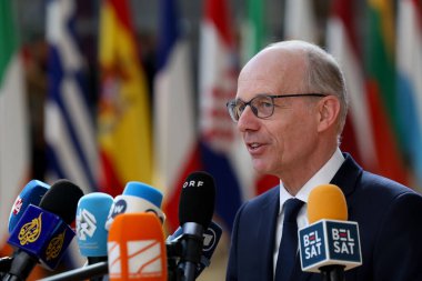 Lüksemburg Başbakanı Luc Frieden, 20 Mart 2025 'te Brüksel' deki AB genel merkezinde düzenlenen AB Zirvesi 'nin başında basın açıklaması yaptı..