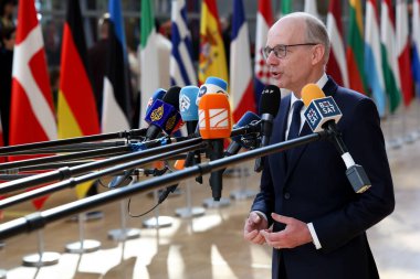 Lüksemburg Başbakanı Luc Frieden, 20 Mart 2025 'te Brüksel' deki AB genel merkezinde düzenlenen AB Zirvesi 'nin başında basın açıklaması yaptı..