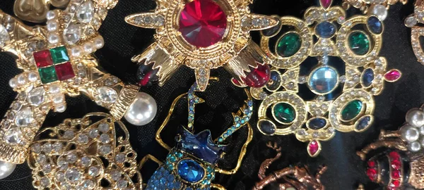 Staré Vinobraní Náhrdelníky Šperky Prodej Obchodě Starožitnostmi — Stock fotografie