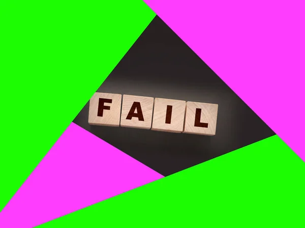 Fail Woordtekst Written Wooden Cube Blokken Zwarte Achtergrond Bedrijfscrisisconcept — Stockfoto