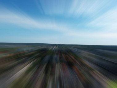 Şehir binaları ve mimarisinin hızlı hareket bulanıklığı, bulanık hareket arkaplan kavramı.